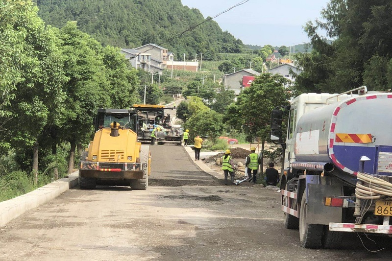 路橋集團(tuán)搶晴天、戰(zhàn)雨天、斗夜間  全力以赴推進(jìn)國(guó)道347項(xiàng)目建設(shè)