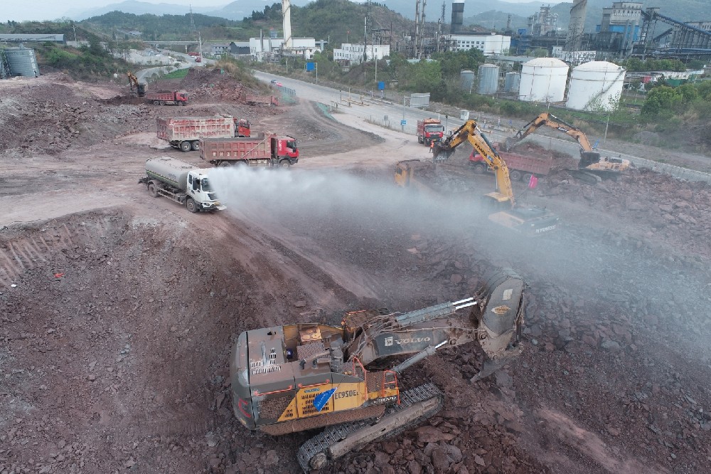 不停工、不斷檔，假期建設(shè)忙！